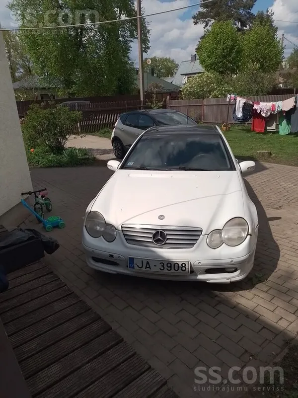 Mercedes Pārdodu Mercedes-Benz C220 dīzeli. Auto pēdējos di