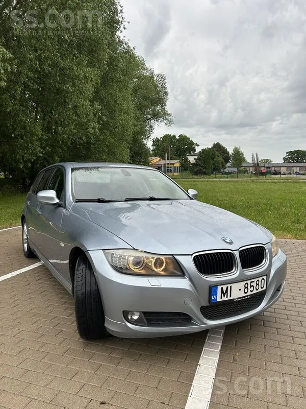 Tiek pārdots ekonomisks un uzticams BMW 318d ar tikko izietu tehnisko apskat