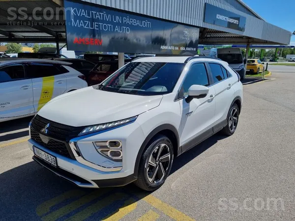 Mitsubishi Plug in Hybrid ar 2.4 benzīna motoru. Pirkts jauns