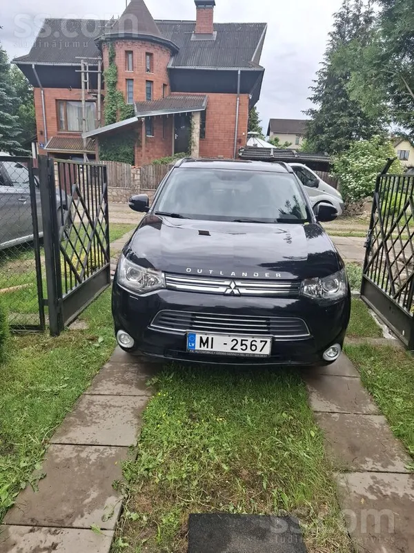 Mitsubishi Pārdodu Mitsubishi Outlander Phev, 2015. g; oriģin