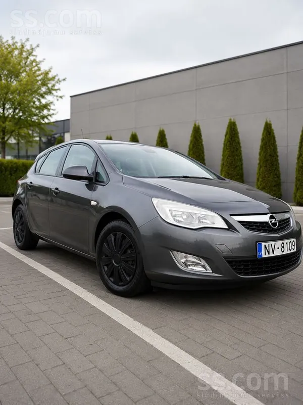 Opel Labdien. 