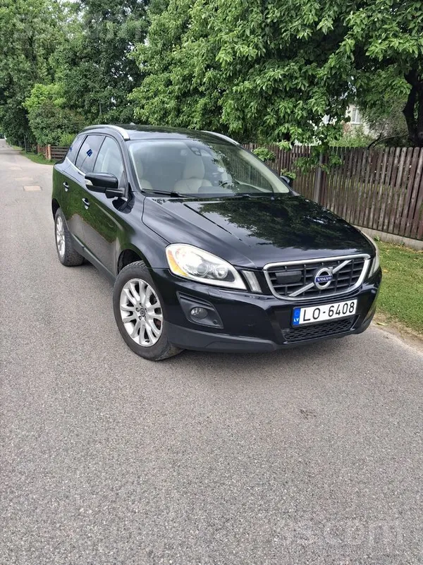 Volvo Ļoti smuks un kopts Xc60 ar 2.4 dīzeļdzinēju un se