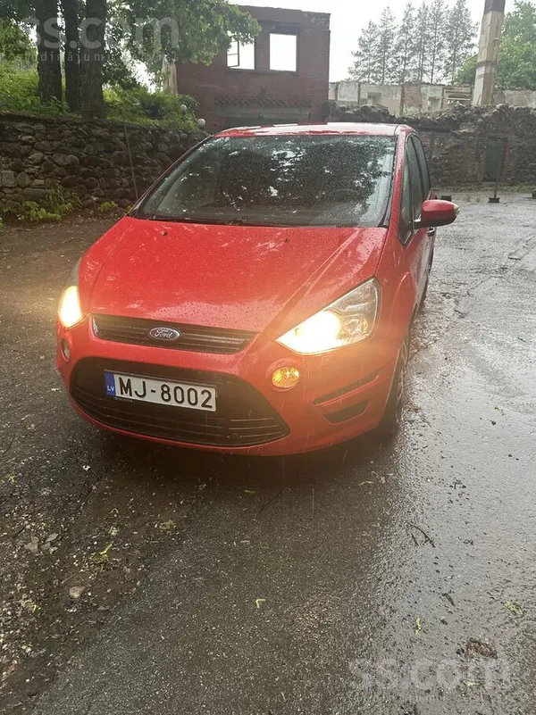 Ford Tirgojas Ford smax 2012 gada. 