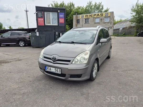 Toyota Toyota Corolla Verso 2.2l dīzelis. 100kw 
