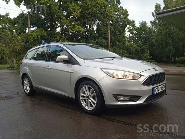 Ford Auto ir teicamā tehniskā un vizuālā stāvoklī. Dzin