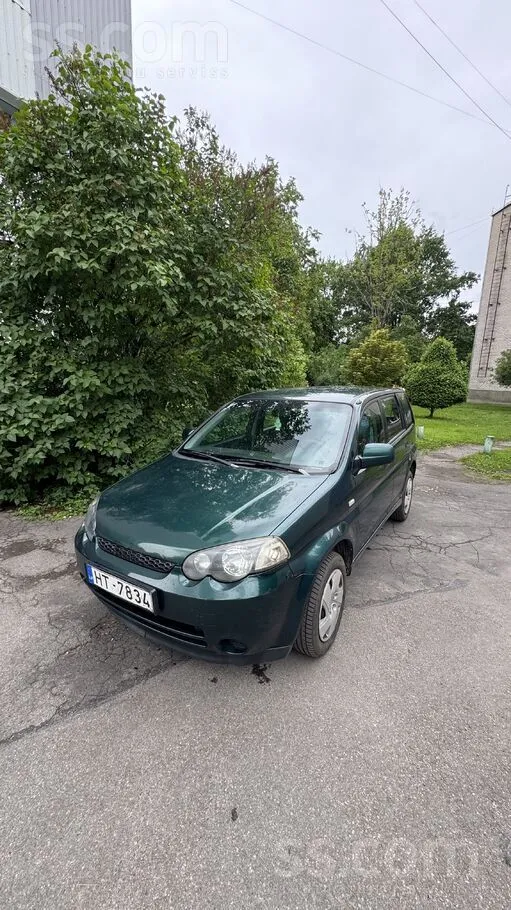 Honda Honda Hr-V 2002. Не новая, визуально есть следы эк