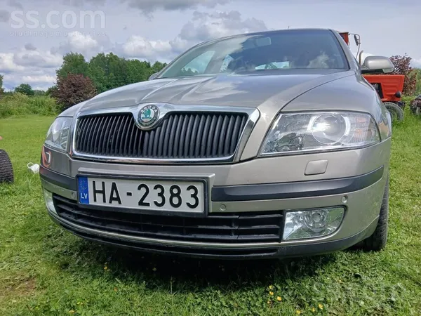 Skoda Automāts, xenons, parkošanās sensori, sēdekļu apsi