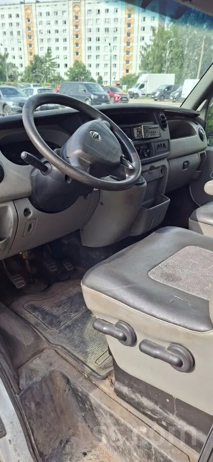 Nissan Pardodu mašīnu. Laba stavokli. Ir rusa bilde viss 