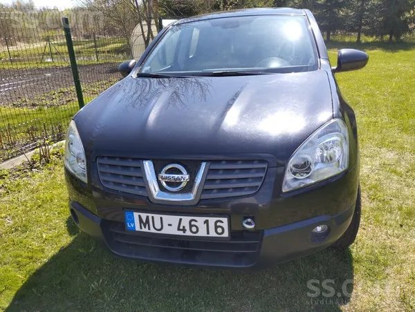 Nissan Pārdodu auto ar dzinēja defektu. Salons labā stāvo
