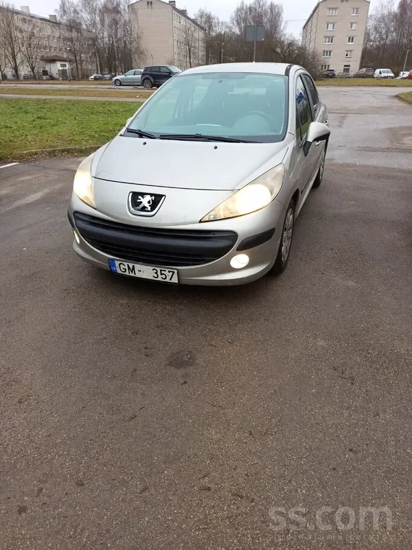 Peugeot Peugeot 207 в хорошем состоянии небольшой пробег 2