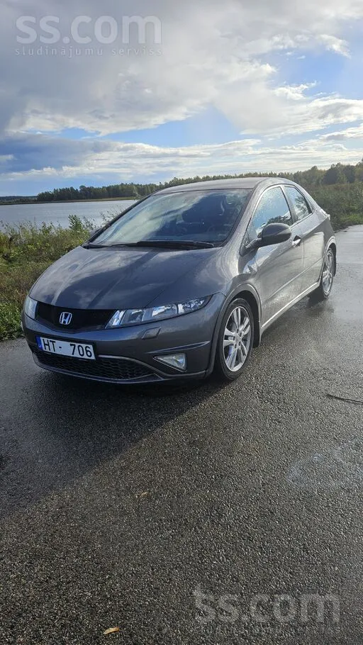 Honda Автомат , бензин 1.8. 17 диски. Новый т. о. , нова