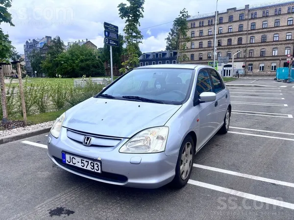 Honda Pārdodu savu Honda Civic 2001. gada automašīnu tik