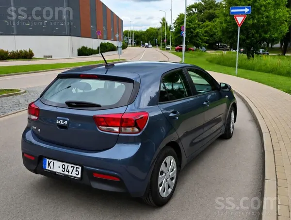 KIA Sakarā ar jauna auto iegādi pārdodu koptu Kia Rio 