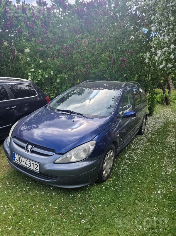 Peugeot Pardodas nesarūsējis auto. Salons nav izsēdēts. Ir