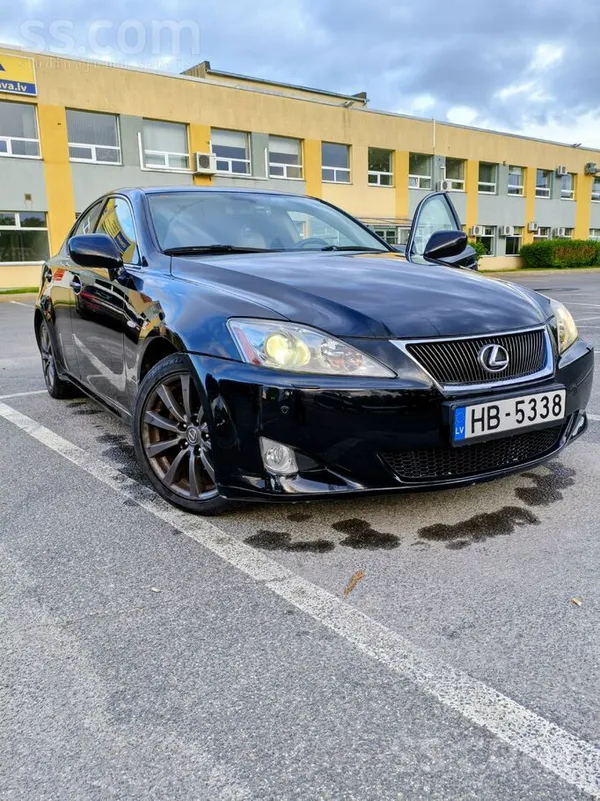 Lexus Автомобиль в отличном техническом состоянии. Свеже