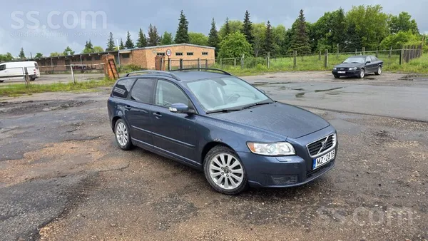 Volvo Kondicionieris strādā, pakošanās sensori strādā, n