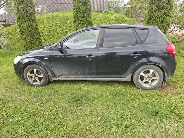Pārdod. TA līdz decembrim. Šur tur grab. Ir parūsējusi, sliekšņi pārmetināti
