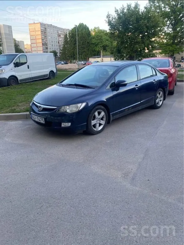 Honda В продаже отличная Honda Civic (8 поколение, седан