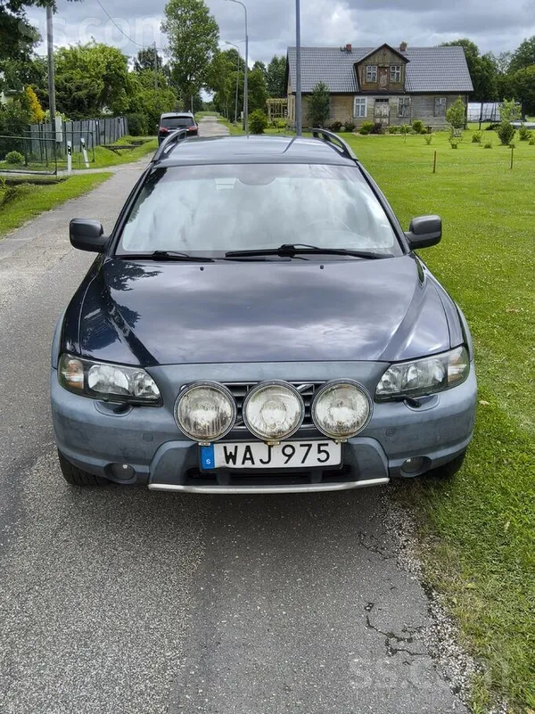 Volvo XC 70 2004 - 2,500  €, 314 tūkst., Latvija