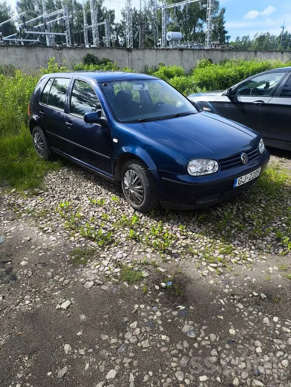 Auto rūc brauc , bet no kārbas nāk dīvainas skaņas , auto ar kārbas defektu