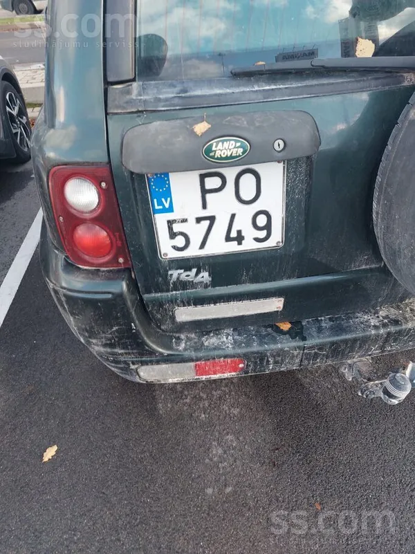 Pārdod automašīnu uz rezerves daļām. Ir remontējama. Problēmas ar vadiem, va