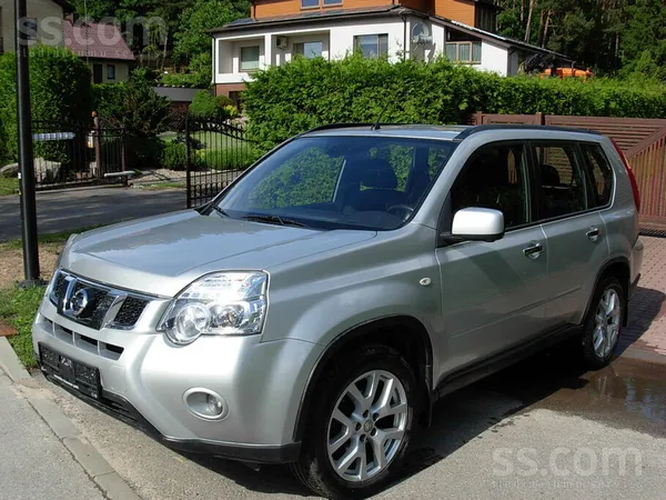 Nissan Автомобиль в отличном состоянии как визуально, так