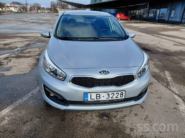KIA Uzņēmums pārdod Kia Ceed. Tehniskā apskate derīga 