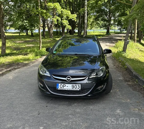 Pārdodu Opel Astra 1.6 dīzeļdzinēju, automašīna ir labā stāvoklī, atbraucu n