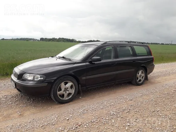 Pàrdod Volvo V70 2.4 benzīns/gàze 2004.g. 
Rūc, brauc, bremzè. Līdzi dodu r