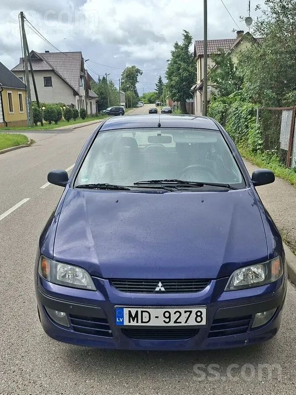 Mitsubishi Pārdodu Mitsubishi Space Star . 2004.g. Benzīns, 1