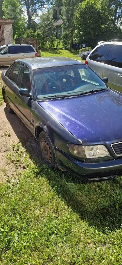 Pārdodu cešku. Defektu vairāk kā efektu bet līdz skates beigām nobrauca. Ska