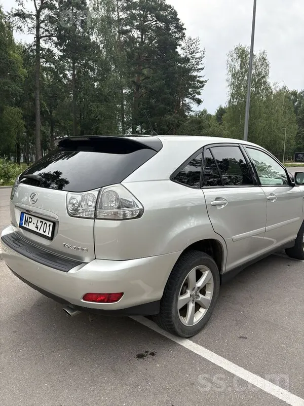 Lexus Mašīna labā tehniskajā un vizuālajā stāvoklī. Savl