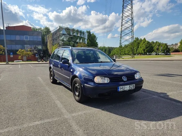 Pārdodu automašīnu, kas man uzticīgi kalpojusi ilgu laiku. Mašīna ir tehnisk
