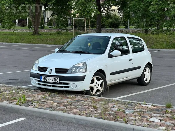 Renault Продаётся Renault Clio, май 2005 года выпуска. Над