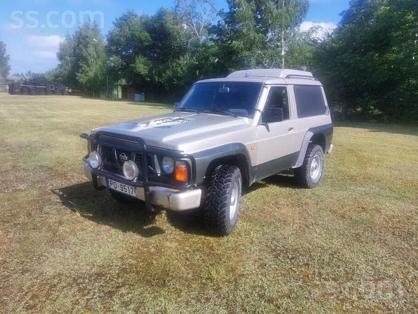 Nissan Pārdodu Nissan Patrol, divas Sēdvietas. Ta nav.