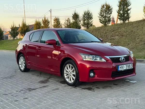 Lexus Pārdodu savu Lexus Ct200H ar oriģinālu 250 000 km 