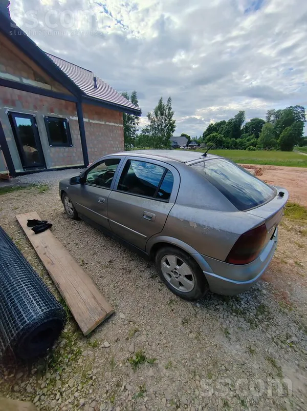 Pārdodu Opeli rezerves daļām vai krūmu gonkām lec, brauc, bremzē. Atrodas Si