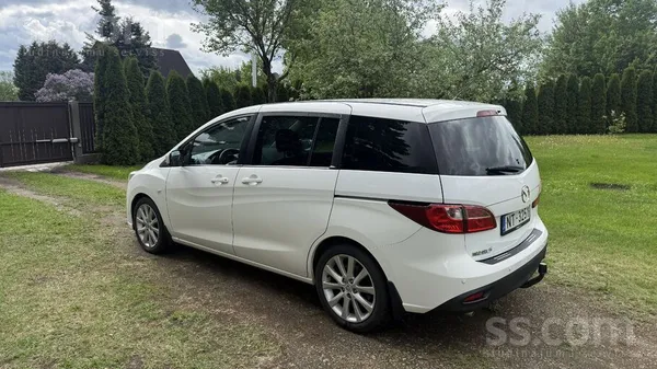 Mazda Pārdodu ļoti labu minivenu. 