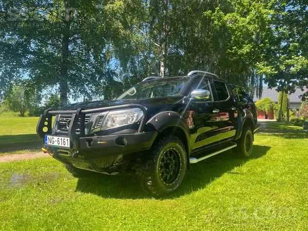 Nissan Pārdod Nisan Np300 Navara. Ļoti labā tehniskā un v