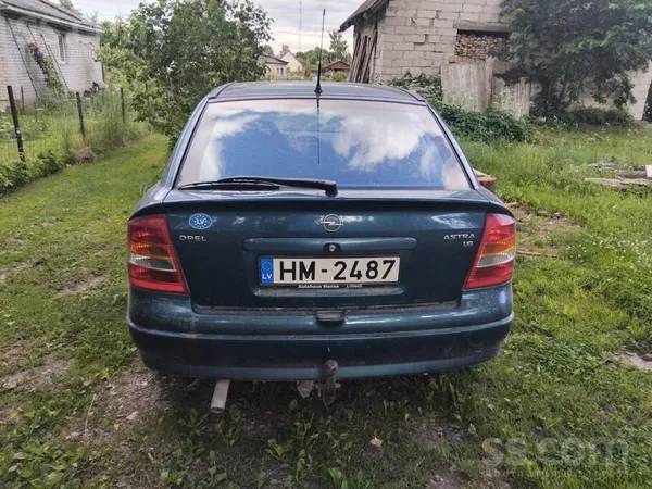 Pārdod Opelīti. Braucošā stāvoklī. Bez tehniskās apskates. Apakša ir parūsēj