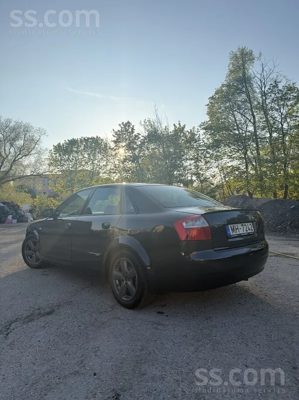 Audi Pārdodu Audi A4 B6 S line 1.9 Tdi (2003)