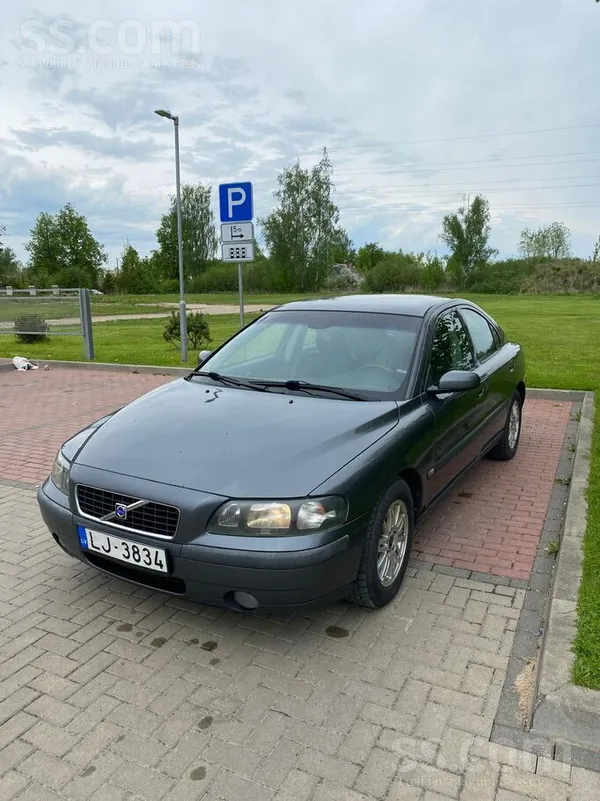 Volvo Volvo S60 2, 4D 96Kw. Instrumenta paņeļa defekts.