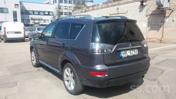 Mitsubishi Outlander 2010 - 3,900  €, 238 k km, Latvija