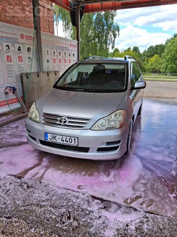 Toyota Продам семейный автомобиль. Свежий техосмотр, нало