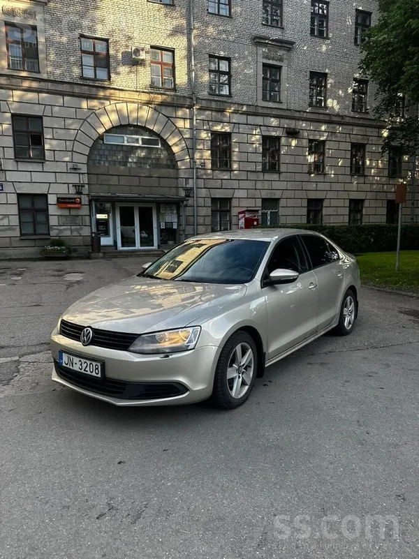 Volkswagen Pārdodu VW Jetta 2014 gada.