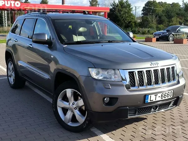 Jeep Pārdod ikdienā lietotu Jeep Grand Cherokee. Jauna 