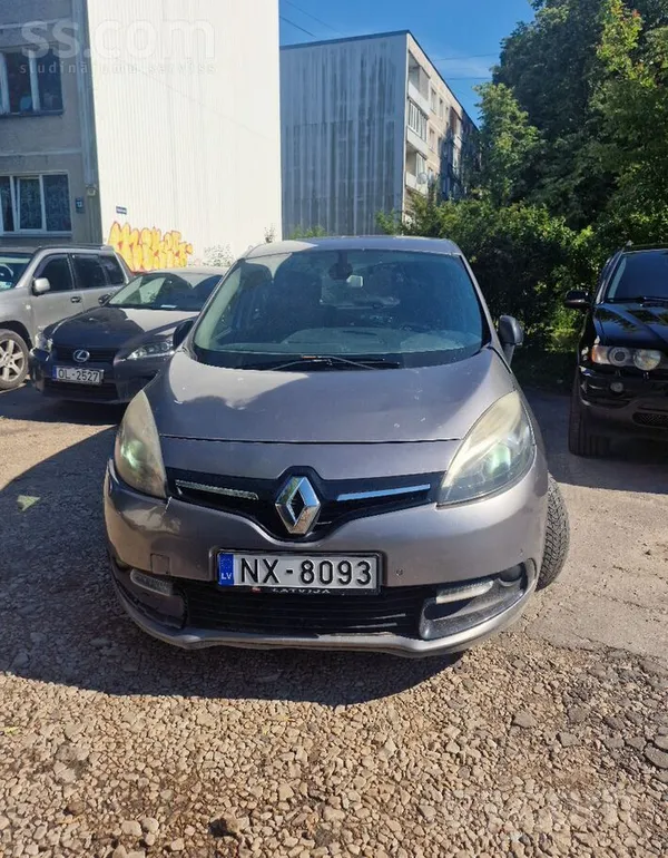 Renault Automašīna ir perfektā darba kārtībā; tā ir gatava