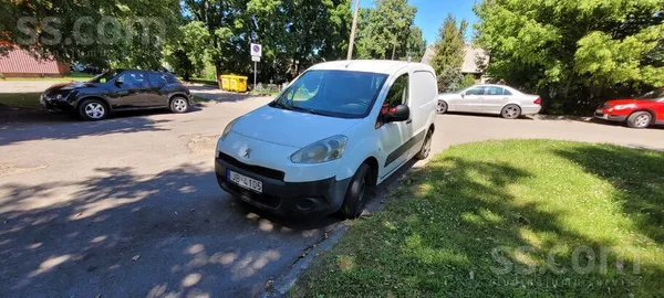 Peugeot Labs auto darbam