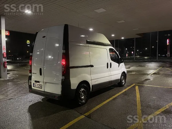 Renault Частное лицо. Продаю Renault Trafic 2.2d (? ) 2008