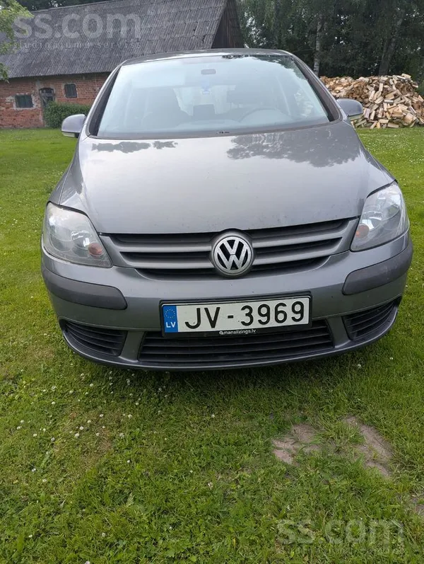 Volkswagen Pārdodu darba kārtībā esošu automašīnu. Auto ir te